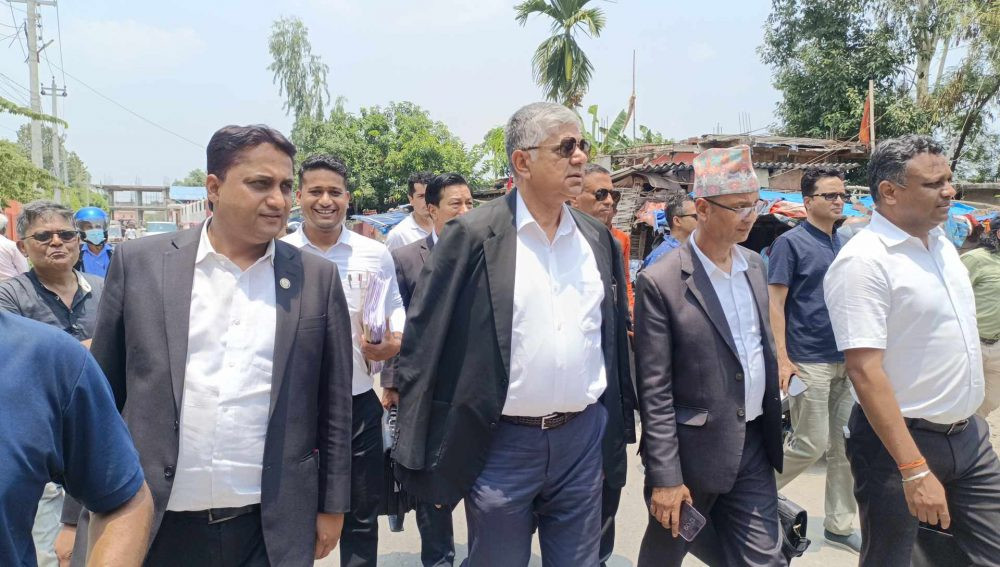 कैलााश सिरोहियाले उतारे वरिष्ठसहित १२ जना वकिल