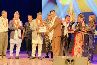 नेपाली रेडियो नेटवर्कका समाचार संयोजक खेम बम सम्मानित