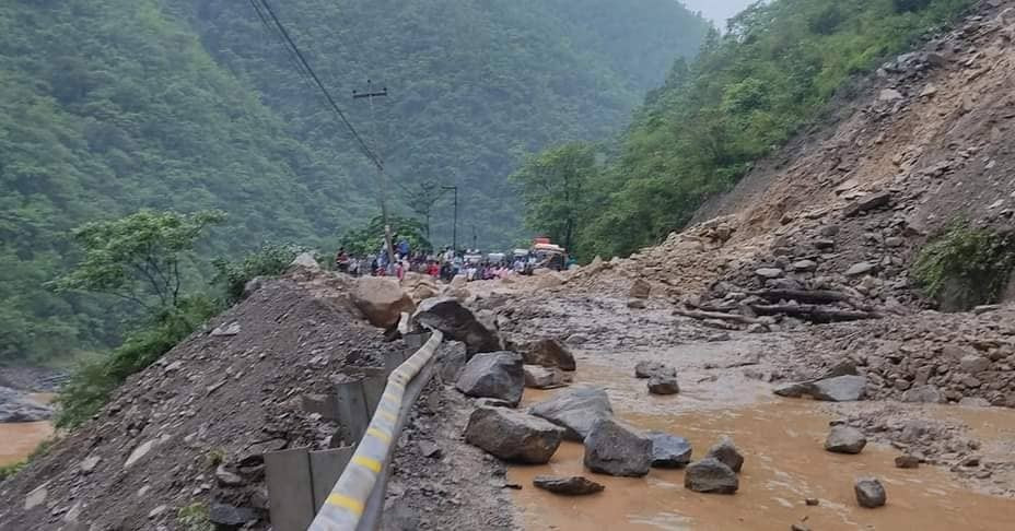 नारायणगढ–मुग्लिन सडकखण्ड अवरुद्ध