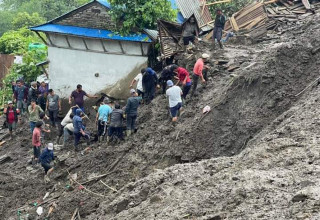 पहिरोमा पुरिएर रामेछापमा तीन जनाको मृत्यु