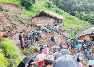 देशैभर बाढीपहिरोको कहर, प्रतिरक्षामा सरकारी कार्य फितलो (खासखबर)