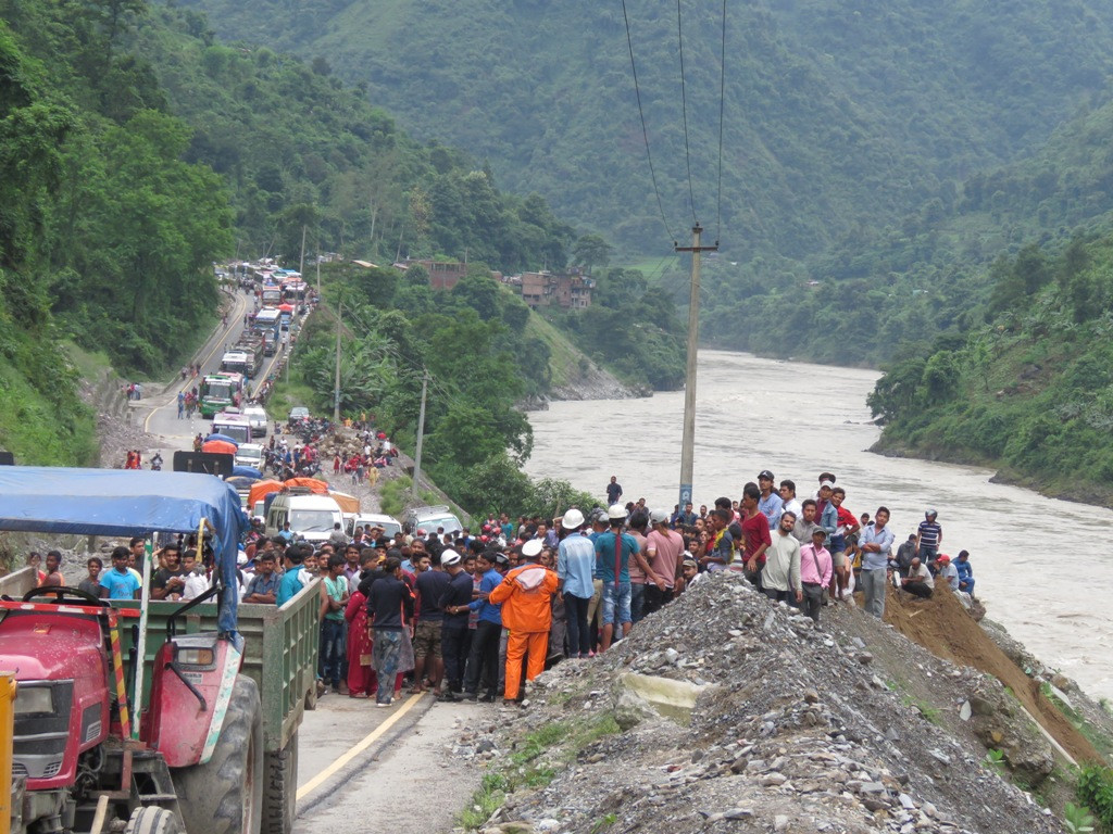 आठ वर्षमा २१ वटा सवारीसाधन त्रिशूली नदीमा खसेर ५५ जना बेपत्ता
