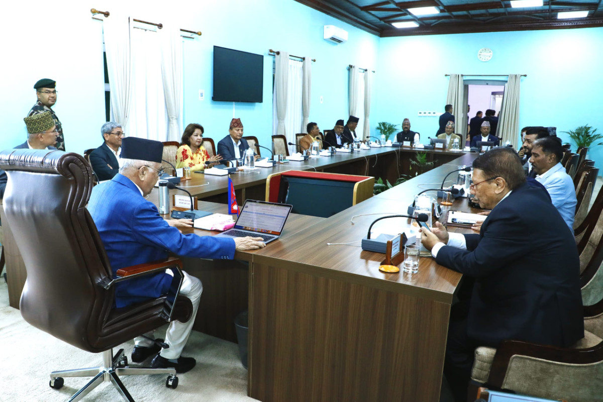 धमाधम एकवर्षे कार्यकालको समिक्षा गर्दै मन्त्रालय, उपलब्धमिुलक बनेको मन्त्रीहरुको दाबी, सिँगो सरकारले नै औचित्य गुमाएको विपक्षीको टिप्पणी (खासखबर)