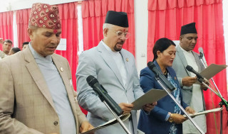 कर्णालीमा कांग्रेसका चार  मन्त्रीले लिए शपथ