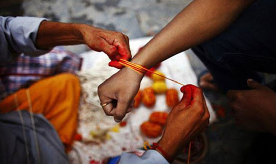 आज रक्षाबन्धन एवं जनैपूर्णिमा पर्व देशभर मनाइयो, विधिपूर्वक मन्त्रिएको जनै र रक्षासूत्र धारण गरेमा नकारात्मक तत्वबाट सुरक्षा प्राप्त हुने धार्मिक विश्वास (खासखबर)