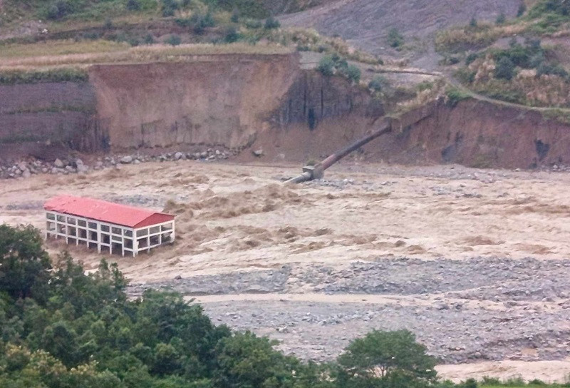 जलविद्युत् आयोजनामा बाढीको कहर, तामाकोशीको क्षति ठूलो