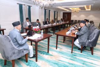 मन्त्रिपरिषद् बैठक बस्दै