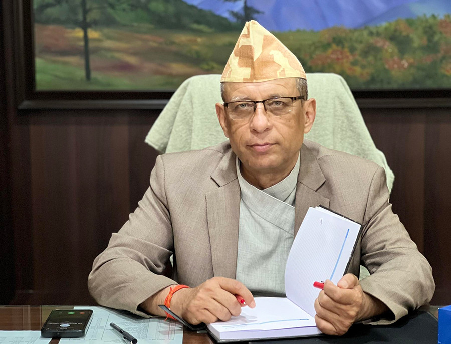 मानव तस्करीमा मुछिएका कोशीका निवर्तमान कानुनमन्त्री अधिकारी एमालेबाट निलम्बित, भन्छन्– दोषी ठहर भए हदैसम्मको कारबाही भोग्न तयार छुँ (खास खबर)