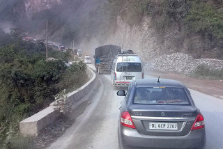 मुग्लिन पोखरा सडकखण्ड आजदेखी दैनिक साढे चार घण्टा बन्द हुने