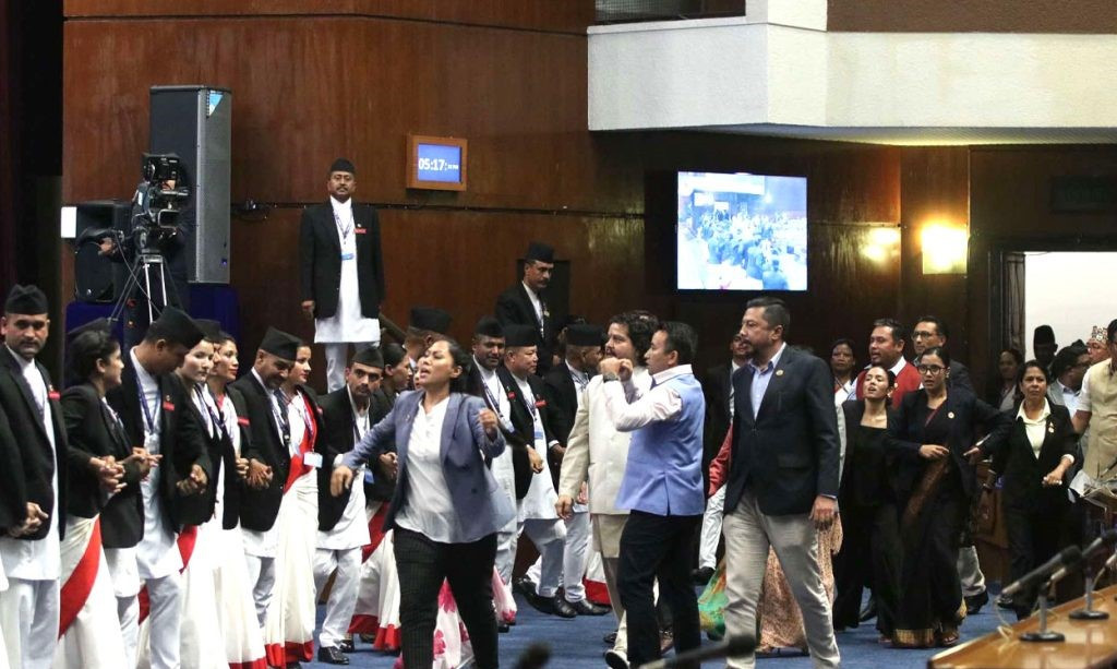 सदन अवरोधको बहानामा नागरिकतासहितका विधेयक रोक्ने सरकारको संकेत, यतिकै टार्न खोजेको विपक्षीको आशंका, छिटो पारित गर्न दबाब(खासखबर)