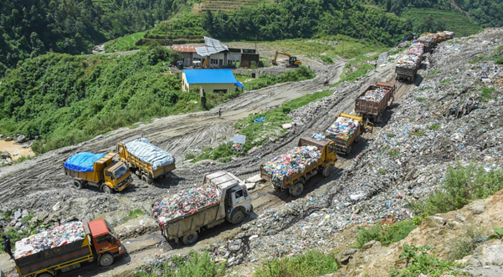 बञ्चरेडाँडामा रोकियो फोहर व्यवस्थापन, सरकारले नै मौलिक अधिकार हनन गरेको गुनासो, विगतका सहमती कार्यान्वायनको माग (खासखबर)